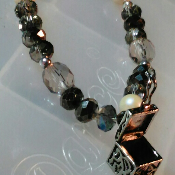 Alexa's Angels wish box bracelet - Picture 2 of 4